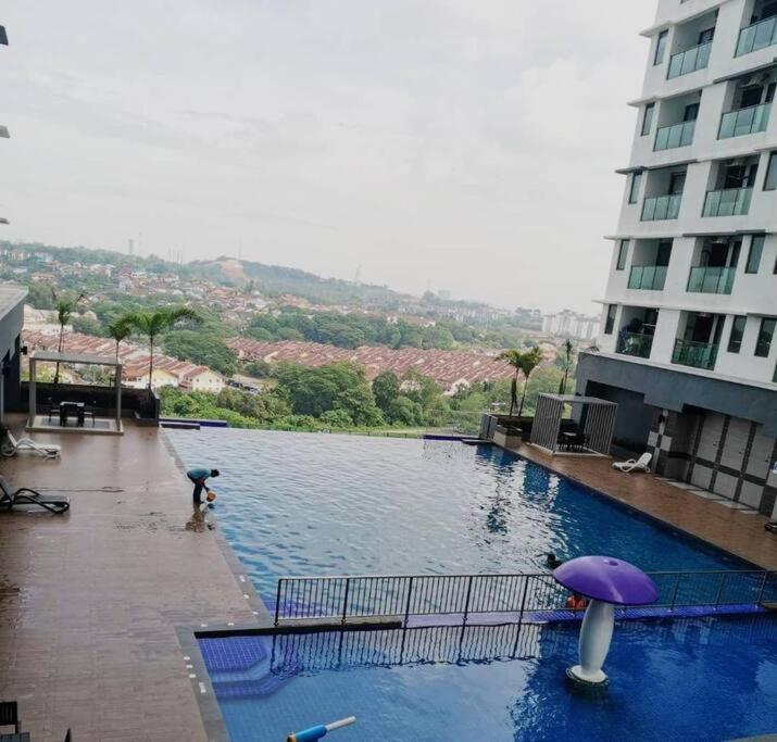 Attractive 3 Bedroom Condo With Pool-D Raudhah Homestay Каджанг Екстер'єр фото